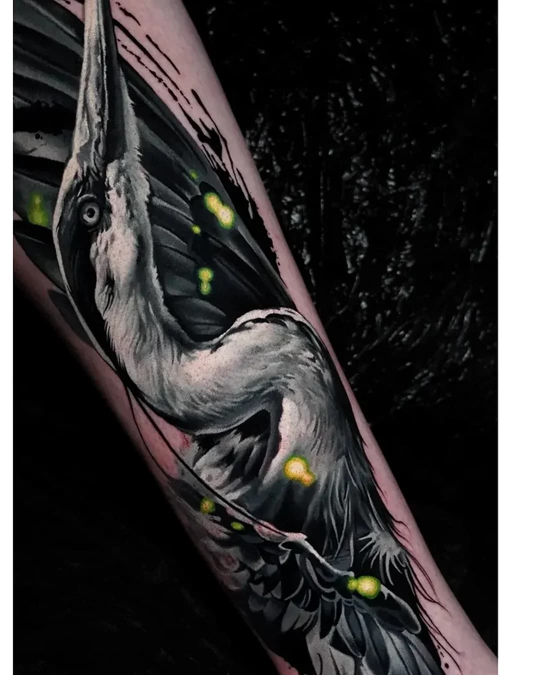 Cover-up Tattoo Villingen-Schwenningen: kleines Bein-Tattoo überarbeitet zu einem realistischen Reiher