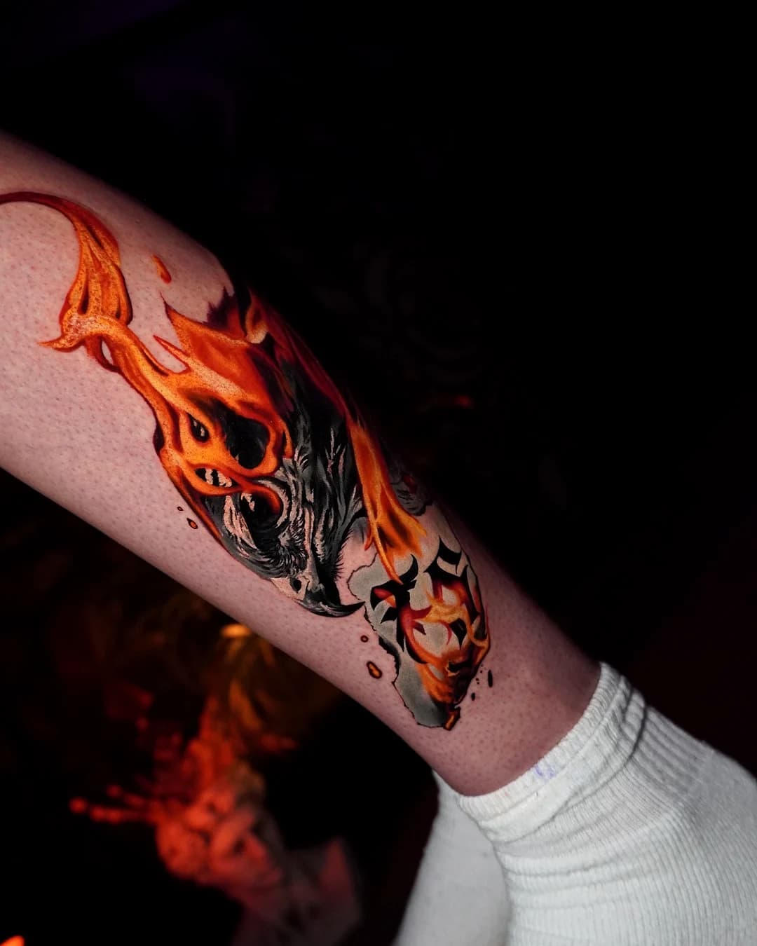 Farbiges Tattoo mit Flammen-Motiv — Villingen-Schwenningen