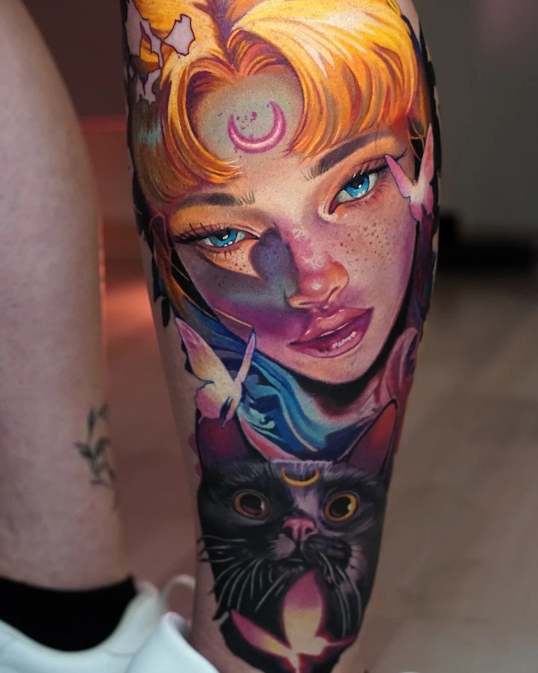 Farbiges Anime-Tattoo (Sailor Moon) am Bein — Villingen-Schwenningen