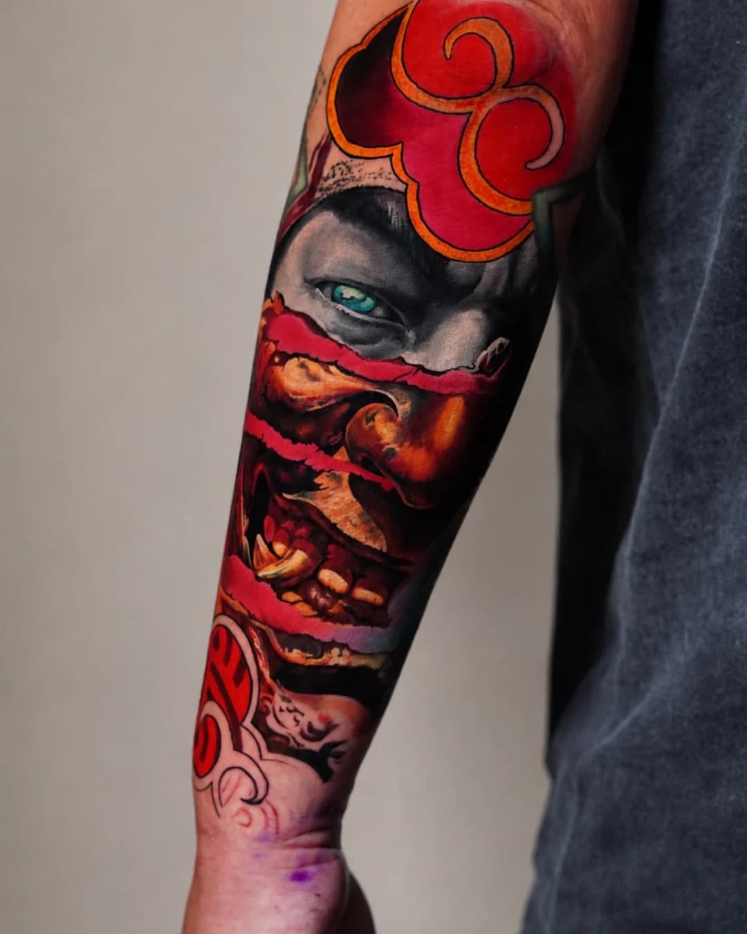 Großes realistisches Samurai-Oni-Tattoo — Projektarbeit Villingen-Schwenningen